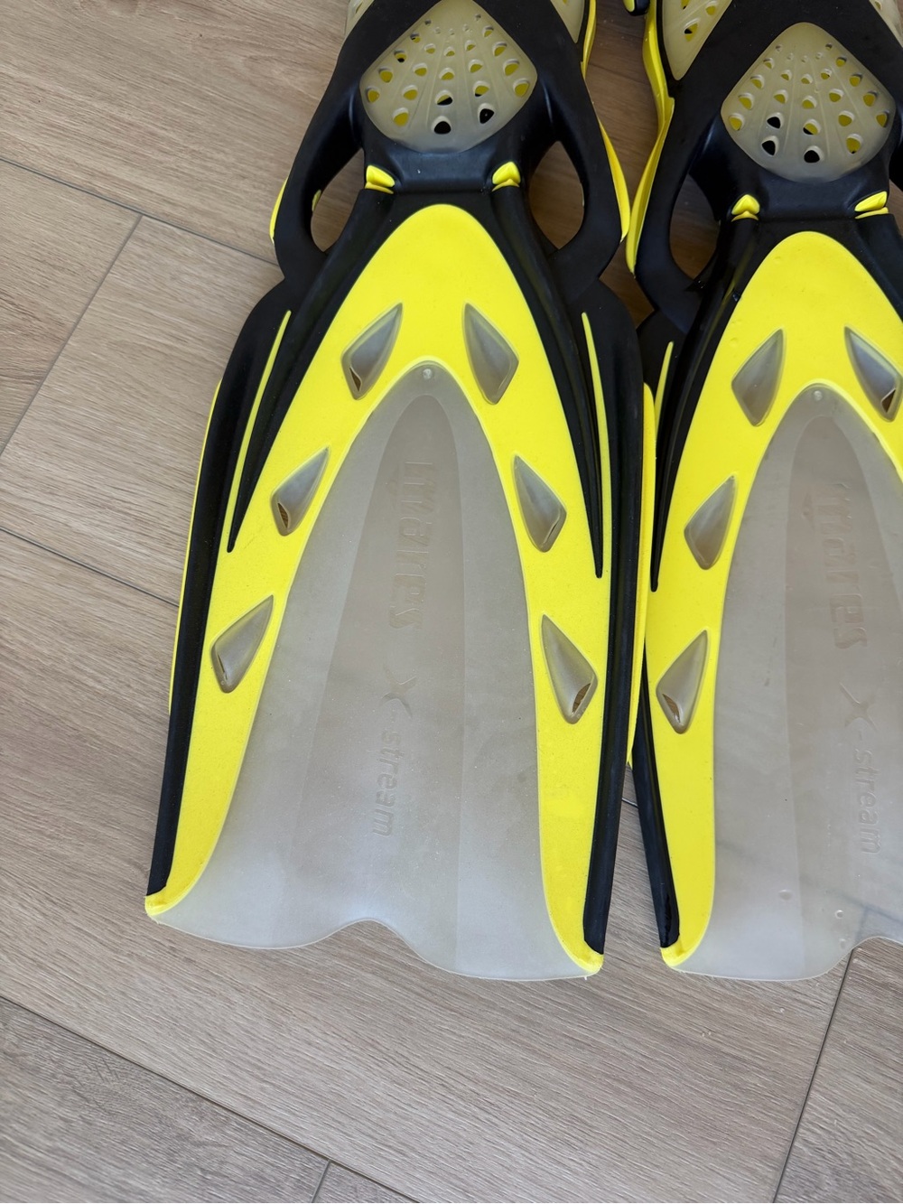 Mares Yellow & Black Snorkel Fins - Performance Swim Fins - Picture 2 of 5